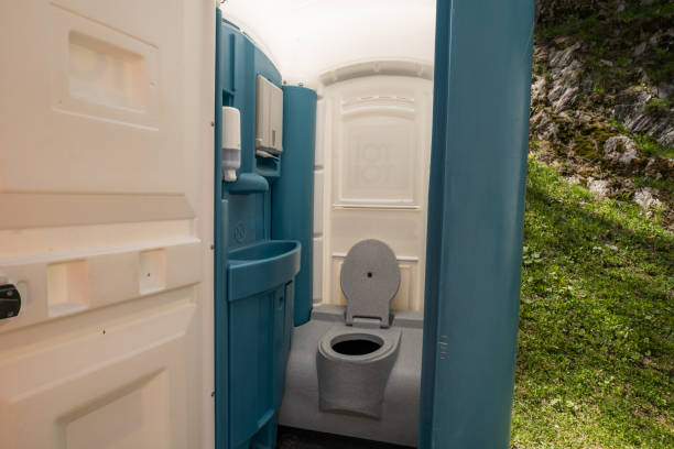 Best Deluxe Portable Toilet Rental  in Riverton, UT